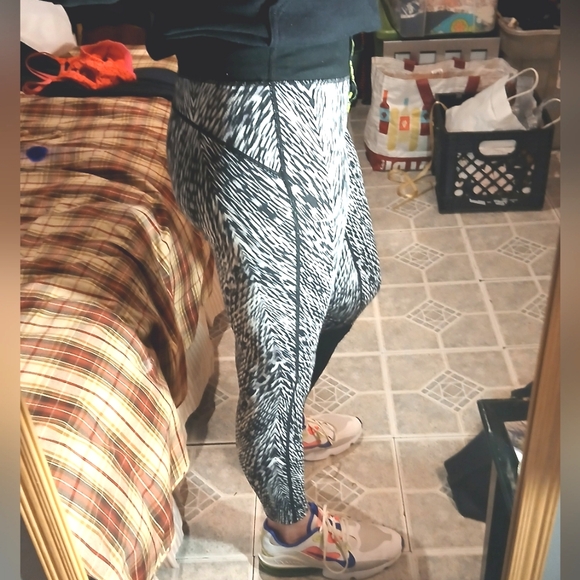 🎈Nike🎈BUY 1 GET 1 FREE ALL LISTINGS🎈Pro Hi Waist Pattern Leggings Sz S - Picture 10 of 15